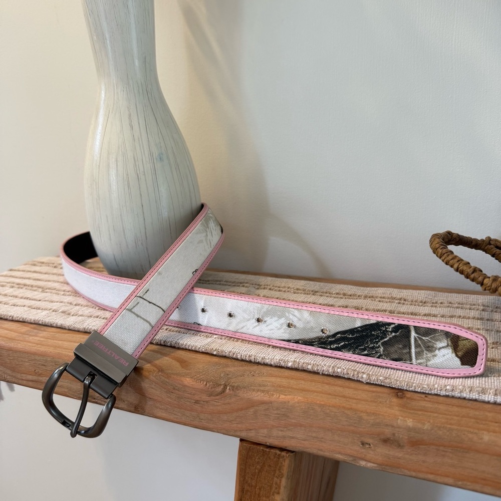 Realtree White Camo Belt with Pink trim and metal buckle size S/M country girl